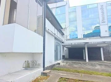 Casa Comercial en América y Vozandes — imagen 5