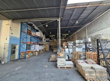 Venta de Local Comercial con Bodega Tipo Galpón en Urdesa, Guayas — imagen 5