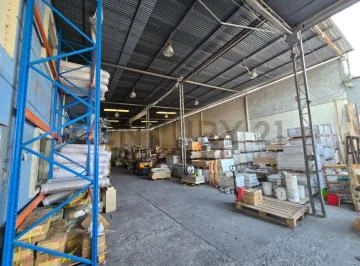 Venta de Local Comercial con Bodega Tipo Galpón en Urdesa, Guayas — imagen 4