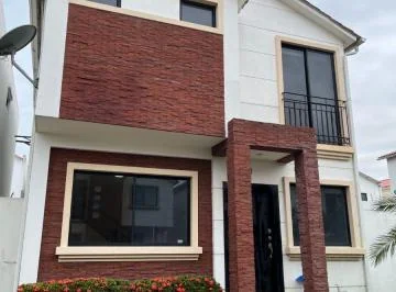 Se Vende o Se Alquila Casa Esquinera en Urb. Napoli con Jacuzzi, Guayas — imagen 5