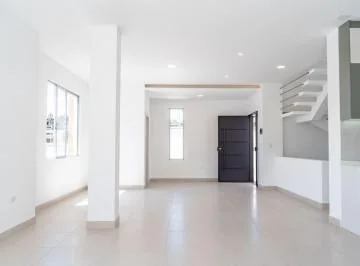 Amplia Casa por Estrenar Cashapamba — imagen 2