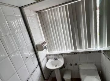 Se Vende Oficina en Av Colón — imagen 3