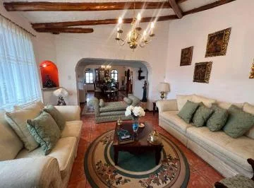 Casa de Una Planta en Venta, Valle de Los Chillos, Sector San Juan de Dios con Amplio Jardin — imagen 3