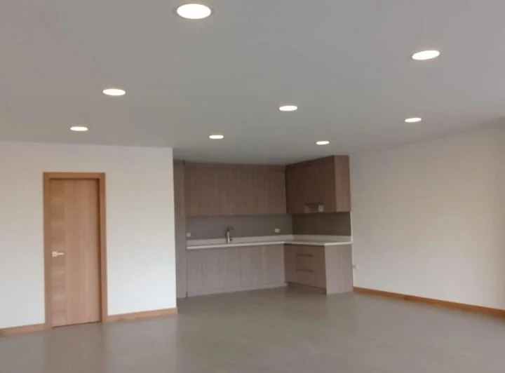 Se Vende Local Comercial Excelente Ubicacion, Azuay — imagen 1