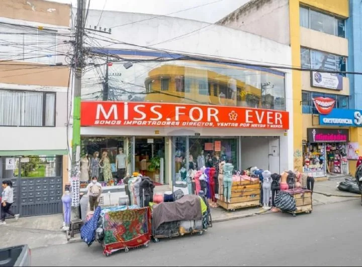 Cotocollao Local Comercial en Venta 462 m² 8 Parqueaderos — imagen 1