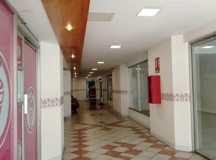 Venta Para Inversión Excelente Plaza Comercial con 14 Locales Arrendados. Provincia de Pichincha — imagen 1