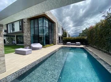 C/ Hilacril, Casa de 944 m² en Venta, de Oportunidad — imagen 3