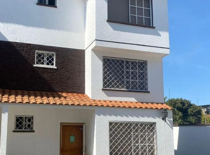 ¡Oportunidad! Vendo Amplia Casa Sector de Sangolquí, Los Chillos. Conjunto Exclusivo de 8 Casas. Provincia de Pichincha — imagen 1