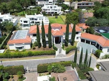 Cumbayá 2000 m² Casa en Venta 5 Habitaciones con Piscina — imagen 3