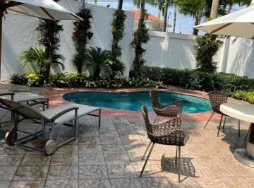 Casa 4 Dorm. en Venta en Samborondón, Guayas — imagen 2