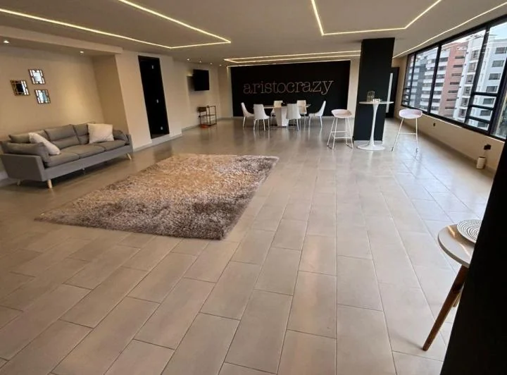 Oficina de Venta en Republica del Salvador — imagen 1
