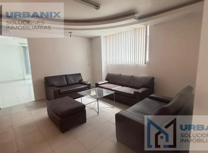 Duplex - Edificio Comercial en La Carolina — imagen 1