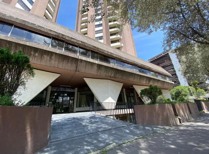 Local de Venta en Quito Norte, Edificio Torres de Almagro. Provincia de Pichincha — imagen 1