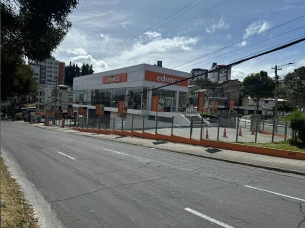 Venta Local Comercial Sector Monteserrín — imagen 1