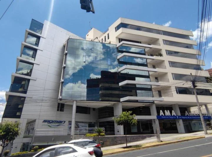Venta Oficina 70 m en Edificio Corporativo, Centro Norte de Quito — imagen 1