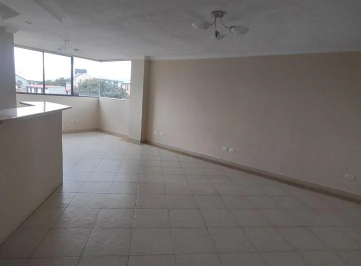 Oficina Comercial de 112 m² en Venta en Los Chillos — imagen 1