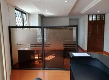 La Carolina Venta Oficina Amoblada 2 Baños 77 m Totales Cafeteria 2 Baños 2 Parqueos — imagen 2