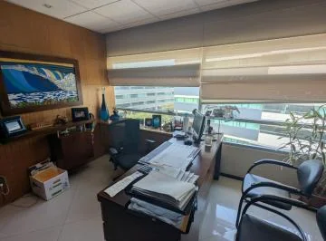 Preciosa Oficina Full Amoblada de Venta en Parque Empresarial Colon, Guayas — imagen 2