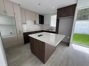 Venta Casa 4 Dorm. Dos Parqueaderos y Terraza Conocoto Valle de Los Chillos — imagen 4