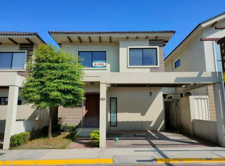 Casa de Venta Vía a La Costa, Primeros Kilóm, 3 Dorm.. Guayas — imagen 1