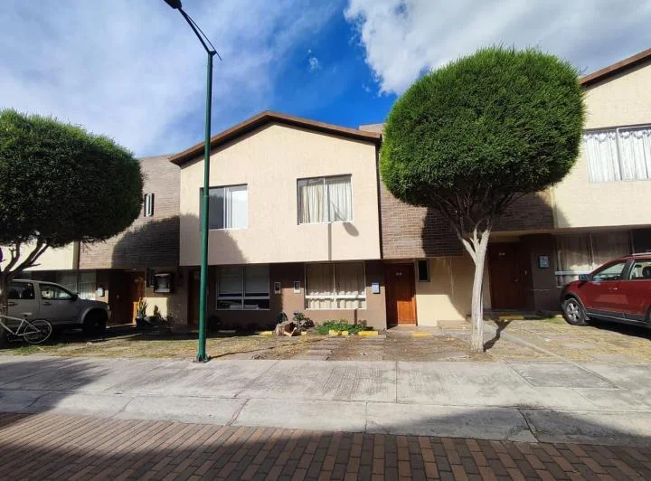 Casa en Venta en Pomasqui Conjunto Privado con Piscina, 3 Dorm. — imagen 1