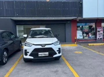 Venta y Alquiler Local en El Sector La Concepcion — imagen 2