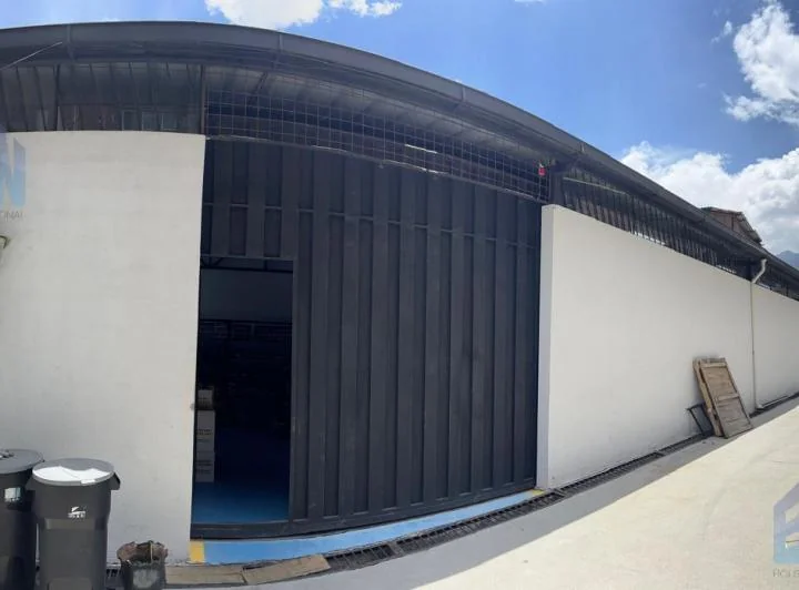 Local Comercial en Venta, 1500 m. 709.000 Usd — imagen 1