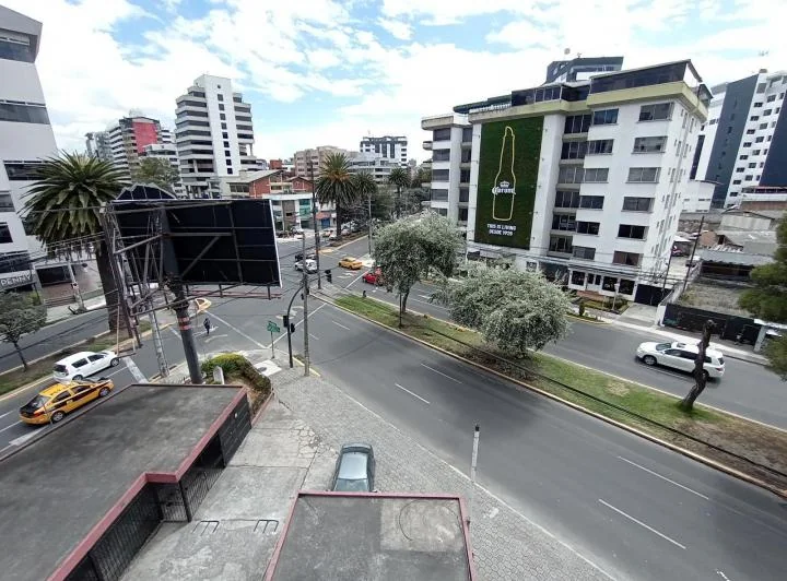 Oportunidad: Departamento en Venta a Pocas Cuadras del Parque La Carolina – 3 Dorm., Quito — imagen 1