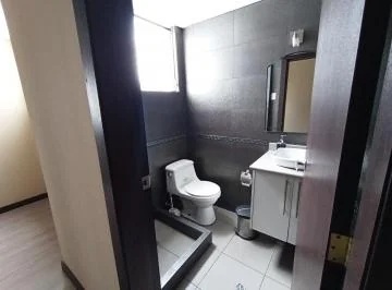 Oportunidad: Departamento en Venta a Pocas Cuadras del Parque La Carolina – 3 Dorm., Quito — imagen 2
