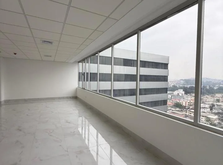 Oficina en Venta en El Edificio Torres Millenium - Av Francisco de Orellana, Guayas — imagen 1