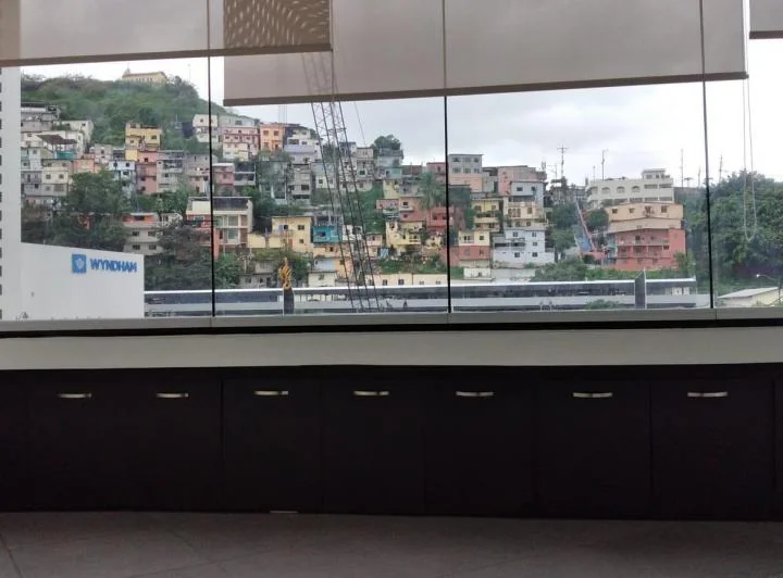 Alquiler/venta Oficina, The Point Pto Sta Ana, Guayaquil - C. García, Guayas — imagen 1