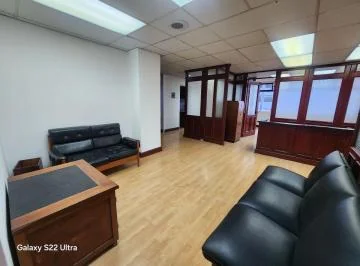 Venta Oficina La Colon Amoblada Elegante 218 m Dos Parqueaderos 2 Ascensores Centro Norte — imagen 2