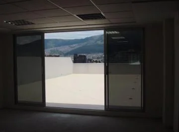 En Vende Oficina (Oportunidad) de 500 m con Amplias Terrazas Sector Coruña. Provincia de Pichincha — imagen 5