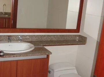 En Vende Oficina (Oportunidad) de 500 m con Amplias Terrazas Sector Coruña. Provincia de Pichincha — imagen 2