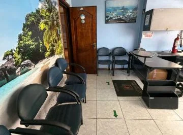 Hermosa Oficina o Consultorio de Venta Sector Cínica Pasteur — imagen 2