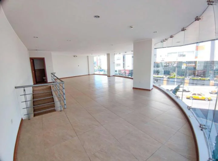 Mv - Sector El Bosque, en Venta Local Duplex 180 m² — imagen 1