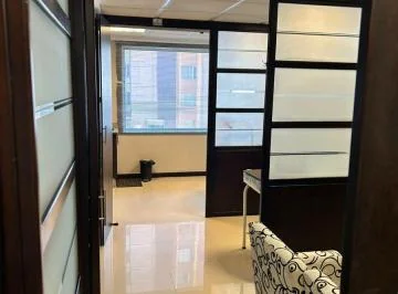 Consultorio 56 m² en Torre Bossano, 2 Parqueaderos, Seguridad 24/7, Ubicación Estratégica Quito — imagen 4