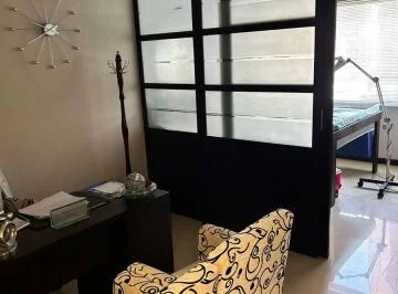 Consultorio 56 m² en Torre Bossano, 2 Parqueaderos, Seguridad 24/7, Ubicación Estratégica Quito — imagen 2