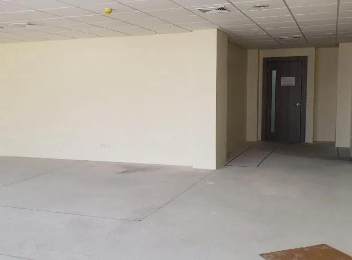 Vendo Oficina Corporativa en Sky Building – 140 m² + 2 Parqueos, Guayas — imagen 1