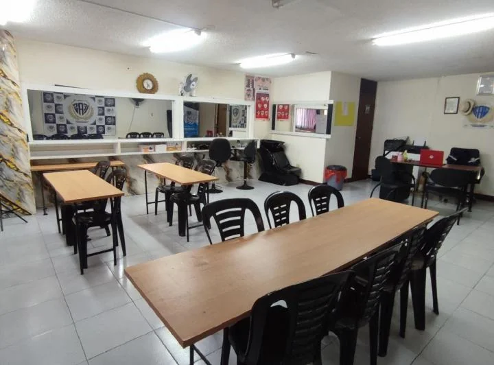 En Venta Oficina Uso Comercial Y/o Residencial en Colon y Boyaca, Edificio Colon, Centro, Guayas — imagen 1