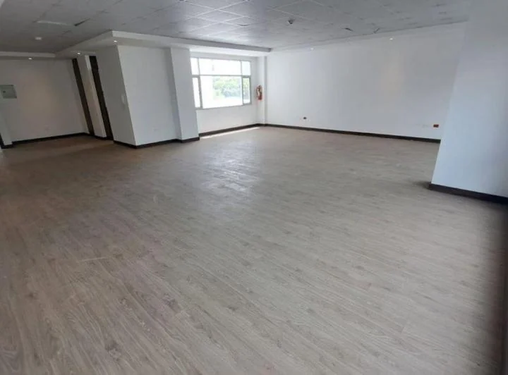 Venta de Oficina en La Floresta, Área 94 m² — imagen 1