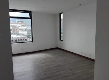 En Venta Oficina de 84 m² con Increible Vista en Pleno Centro Norte, Edif de Lujo. Provincia de Pichincha — imagen 3