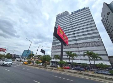 Oficina en Venta a Estrenar con Vista a La Ciudad - Torre Millenium Corporativo, Guayas — imagen 2