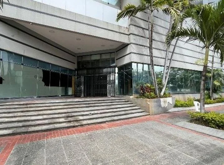 Alquiler - Venta Local Comercial 1.400 m² - World Trade Center - Av Francisco de Orellana - Guayaquil, Guayas — imagen 1