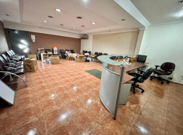 Venta o Alquiler Local Omercial / Oficina 540 m² -, Av Victor Emilio Estrada, Urdesa Central. Guayas — imagen 1