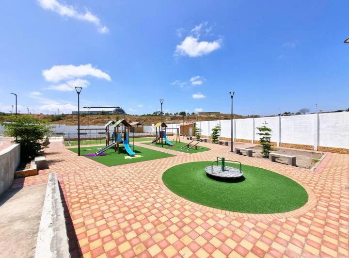 Vendo Terrenos en Urb. Cerrada Costa, Manta, Construye Tu Casa Ahora, Manabí — imagen 1