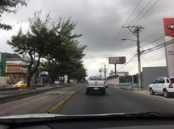 Oficina / Propiedad Comercial Muy Bien Ubicada en La Av Carlos Julio Arosemena, Guayas — imagen 5