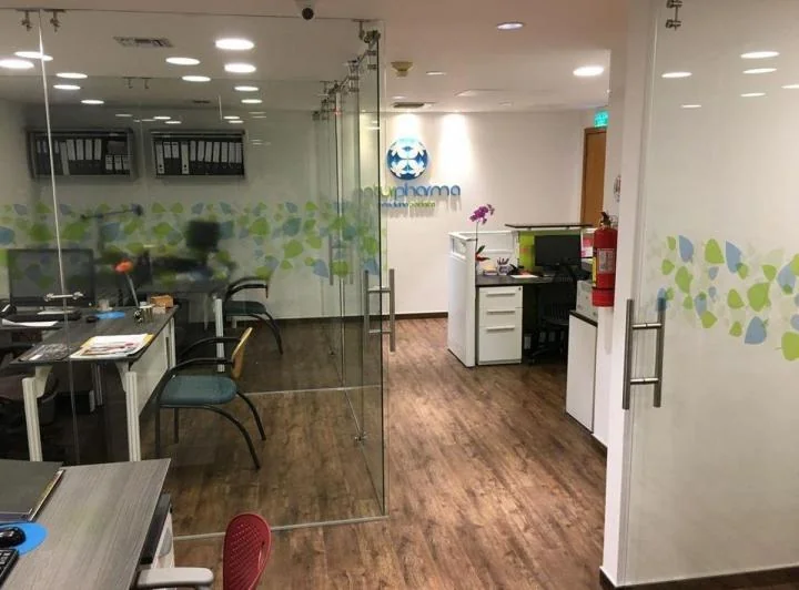 En Venta Oficina / Consultorio en Edif Equilibrium, Guayas — imagen 1