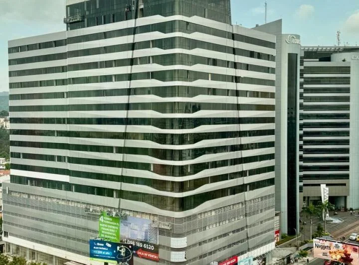 Norte. Oficina Comercial de 42 m² en Venta de Estreno, Guayas — imagen 1