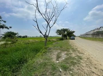 Vendo Una Oportunidad de Desarrollo en un Terreno Urbano Comercial, Al Pie de La Autopista a Salitre, Guayas — imagen 3